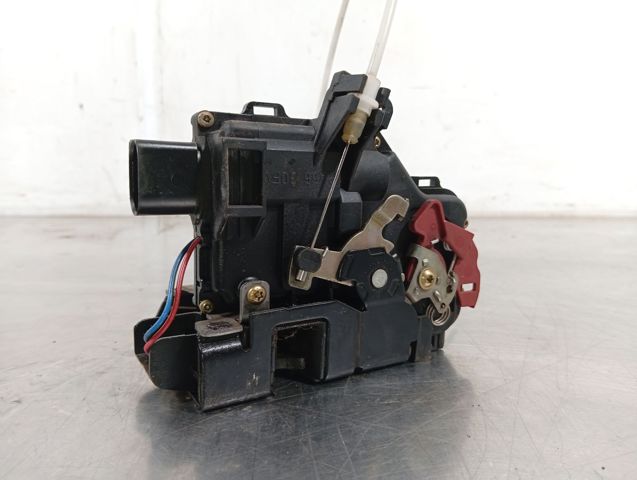 4B1837016E VAG Cerradura de puerta delantera derecha  disponible Alicante