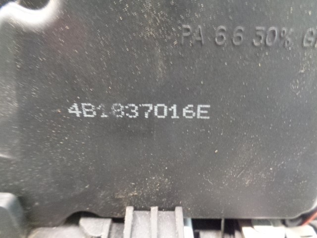 4B1837016E Cerradura de puerta delantera derecha  en stock Granada