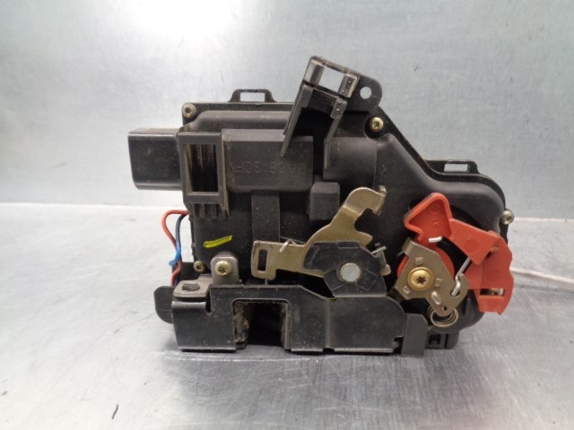 4B1837016E Cerradura de puerta delantera derecha comprar Girona