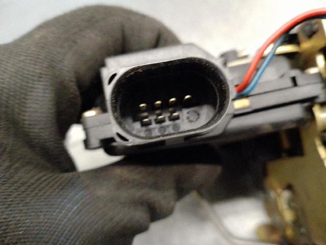 4B1837016E Cerradura de puerta delantera derecha comprar Girona