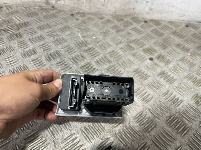4B1941531C VAG Interruptor de luces en el tablero  disponible Ourense