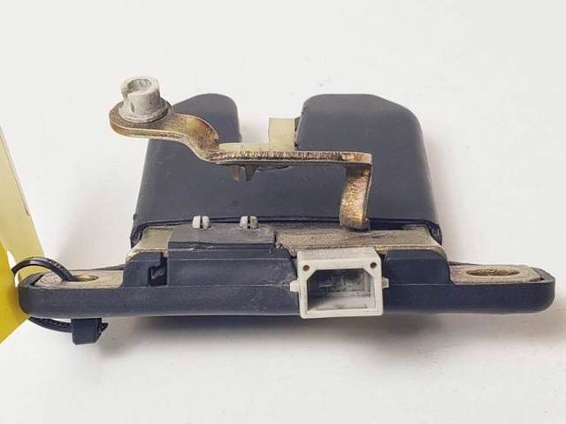 4B5827505B Cerradura de tapa de maletero  disponible Málaga