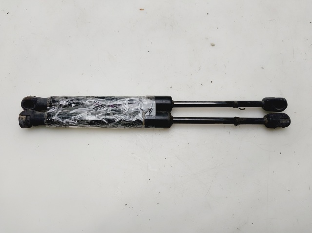 4B5827552G Amortiguador de la tapa del maletero  disponible Utrera