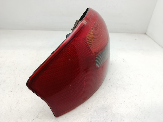 VAG 4B5945095 Piloto trasero izquierdo  en stock Terrassa