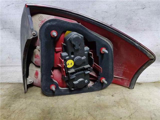 4B5945095 Piloto trasero izquierdo  comprar en Pontevedra