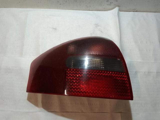 4B5945095B VAG Piloto trasero izquierdo  disponible Vigo