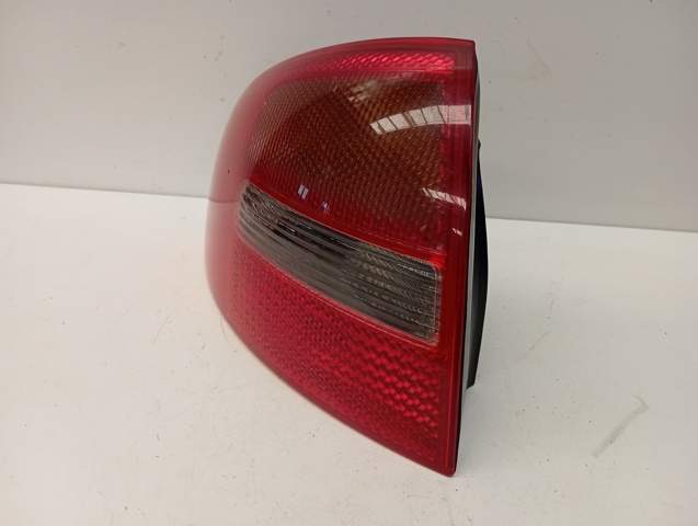 4B5945095B VAG Piloto trasero izquierdo  en stock Gandía