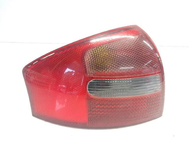 4B5945095B Piloto trasero izquierdo  en stock Granada