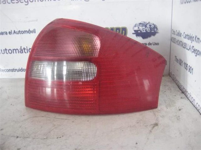 VAG 4B5945096 Piloto trasero derecho  en stock Terrassa