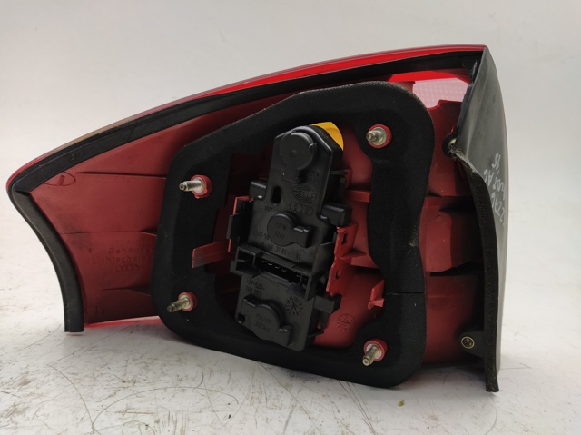 4B5945096 Piloto trasero derecho  disponible Burgos