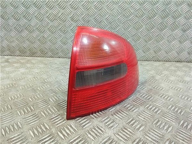 4B5945096 VAG Piloto trasero derecho  en stock Huelva