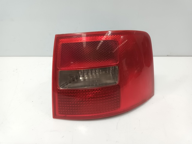 VAG 4B9945096F Piloto trasero derecho  en stock Terrassa