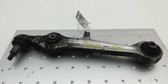 4D0407155P Brazo inferior izquierdo/derecho de suspensión delantera  disponible Burgos