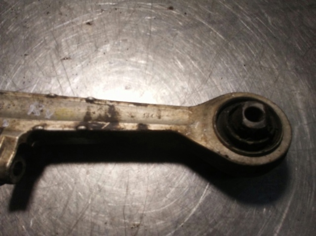 4D0407155P Brazo inferior izquierdo/derecho de suspensión delantera  comprar en Reus