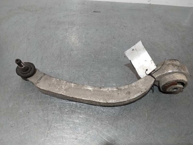 4D0407696J Brazo inferior derecho de la suspensión delantera  disponible Utrera