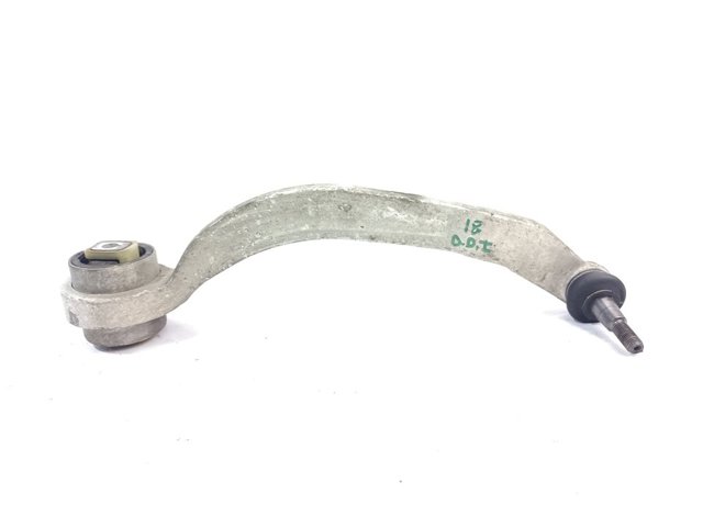 Brazo inferior derecho de la suspensión delantera 4D0407696J VAG