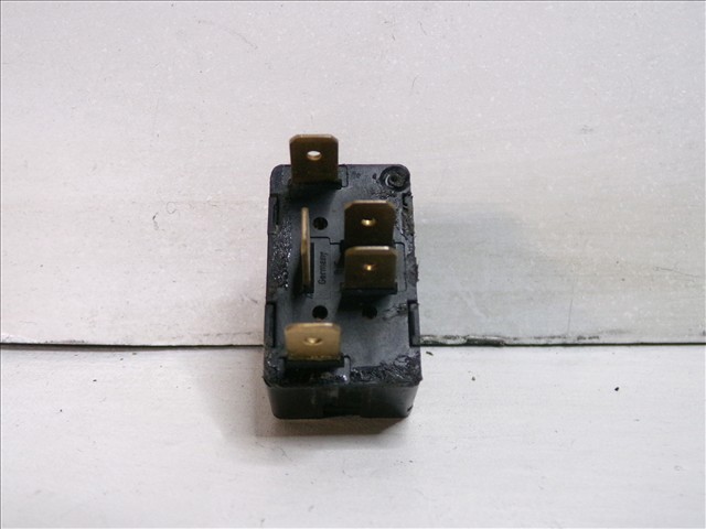 4D0959855 VAG Botón de encendido del motor del elevalunas trasero derecho  disponible Vigo