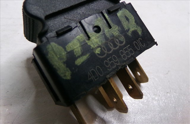 4D0959855 Botón de encendido del motor del elevalunas trasero derecho  disponible Burgos