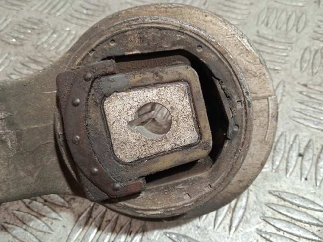 4E0407696C Brazo inferior derecho de la suspensión delantera  comprar en Zaragoza