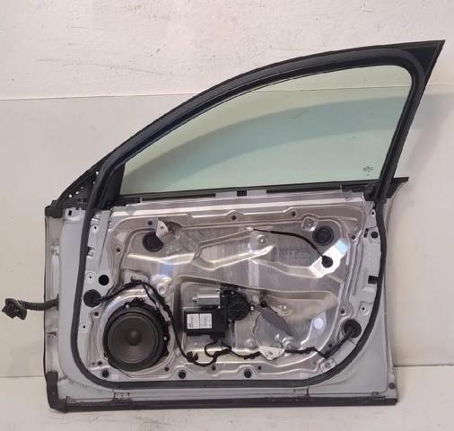 VAG 4E0831052C Puerta delantera derecha  en stock Terrassa
