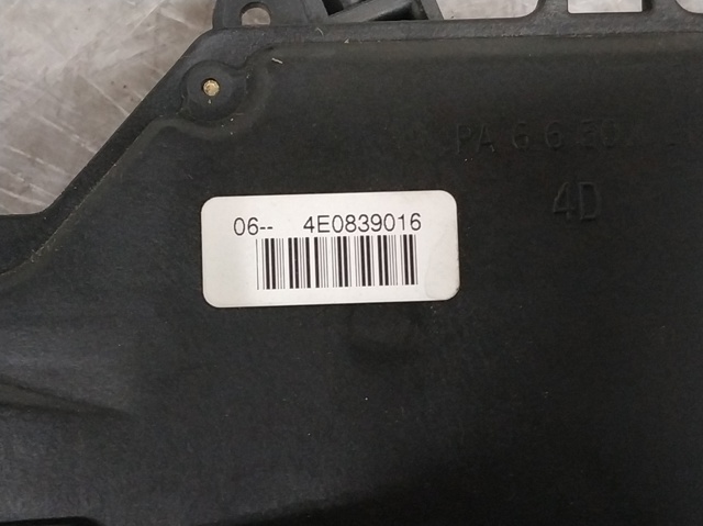 4E0839016 Cerradura de la puerta trasera derecha  en stock Sabadell