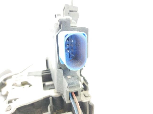 4E0839016 VAG Cerradura de la puerta trasera derecha comprar Bilbao