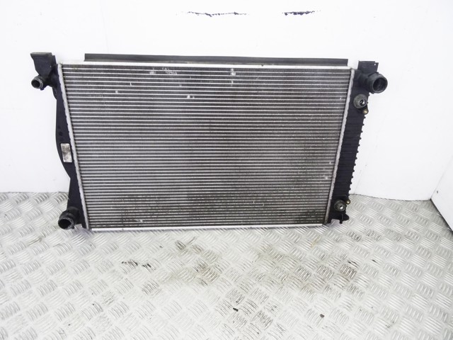 4F0121251P Radiador de refrigeración del motor  disponible Burgos