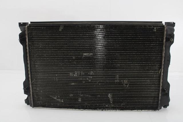 4F0121251Q Radiador de refrigeración del motor  disponible Málaga