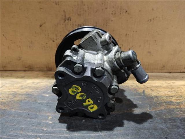 4F0145155E Bomba de dirección asistida  comprar en Pontevedra