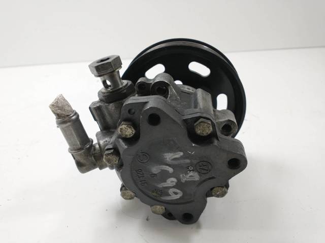 4F0145155E VAG Bomba de dirección comprar Bilbao