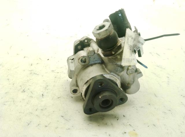 VAG 4F0145155P Bomba de dirección  en stock Terrassa