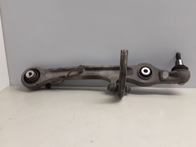 VAG 4F0407151 Brazo inferior izquierdo/derecho de suspensión delantera  en stock Salamanca