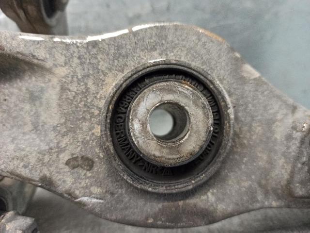 4F0407151A Brazo inferior izquierdo/derecho de suspensión delantera  comprar en Pontevedra