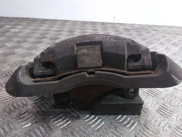 4F0615124 Pinza de freno delantera derecha  en stock Granada
