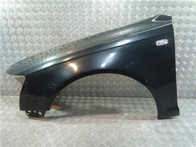 Aleta delantera izquierda 4F0821103A VAG