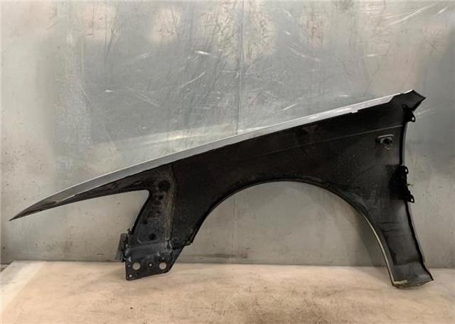 4F0821104A VAG Aleta  en stock Córdoba