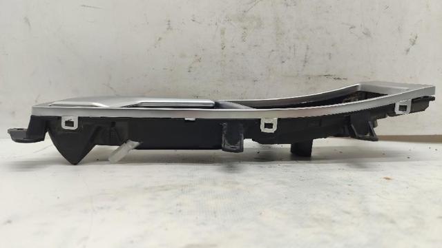 4F0837020B Manija interior de puerta delantera derecha  disponible Utrera