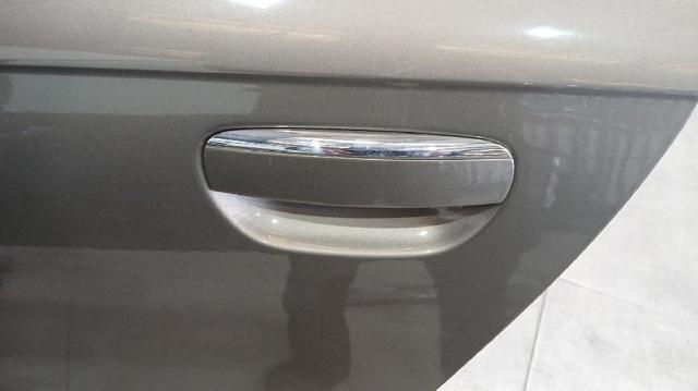 4F0837207B Manija exterior izquierda de puerta delantera  disponible Utrera