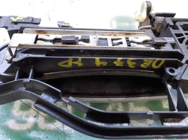 4F0837208B Manija exterior derecha de puerta delantera  en stock Sabadell