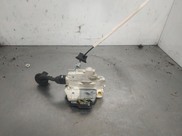4F0839016 VAG Cerradura de la puerta trasera derecha  en stock Huelva
