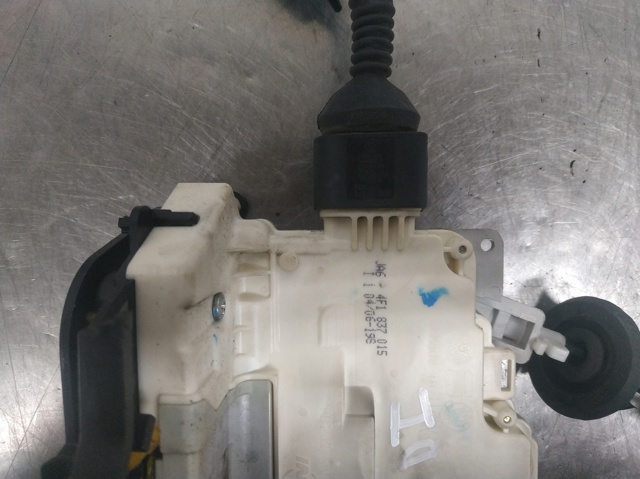 4F0839016 Cerradura de la puerta trasera derecha comprar Sevilla
