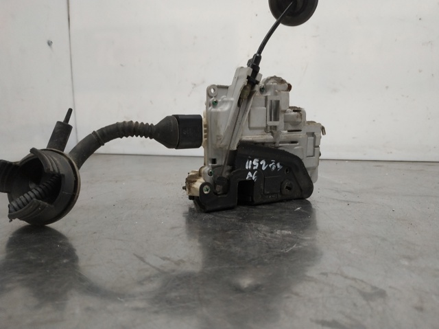 4F0839016 VAG Cerradura de la puerta trasera derecha  disponible Ourense
