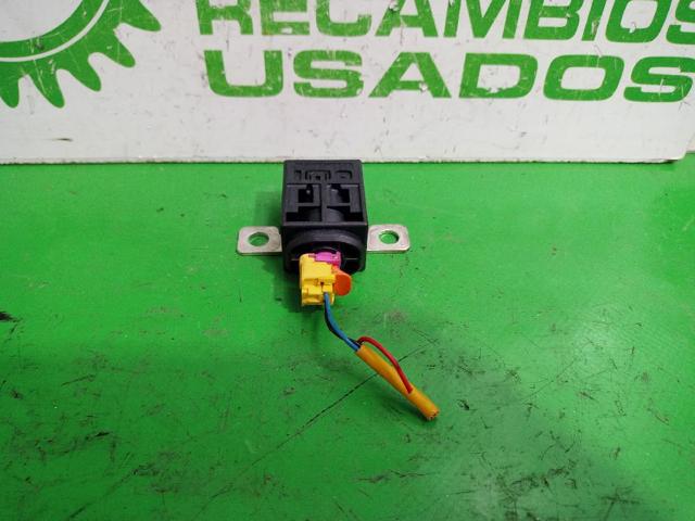 4F0915519 VAG Pirotécnico de batería principal comprar Madrid
