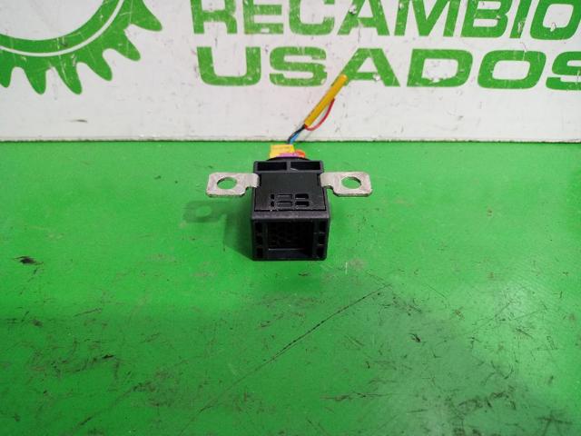 4F0915519 VAG Pirotécnico de batería principal comprar Alcalá