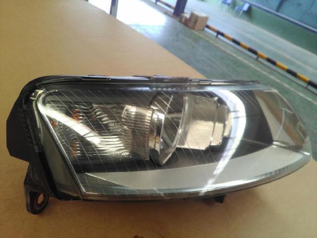4F0941004A Faro derecho  disponible Málaga