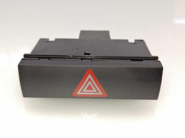 VAG 4F0941509 Boton de luz de emergencía  en stock Terrassa