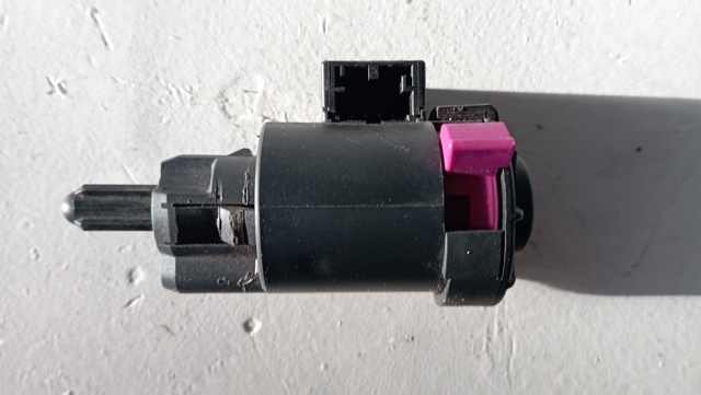 VAG 4F0945459B Interruptor de luz de freno  en stock Salamanca