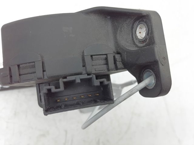 4F1723523B Pedal del acelerador  disponible Utrera