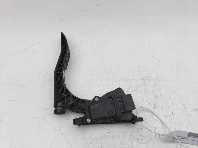 4F1723523B Pedal del acelerador  en stock Sabadell