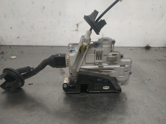 4F1837016 Cerradura de puerta delantera derecha  comprar en Pontevedra
